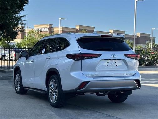 2025 Toyota Highlander Platinum