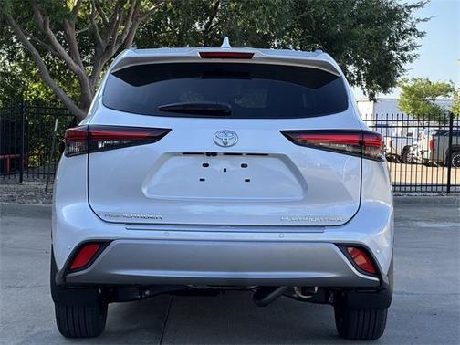 2025 Toyota Highlander Platinum