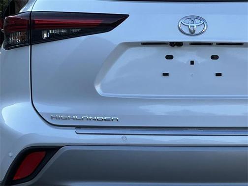 2025 Toyota Highlander Platinum