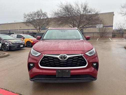 2024 Toyota Highlander XLE