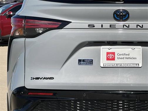 2025 Toyota Sienna XSE 7 Passenger