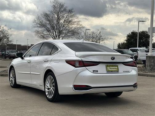 2021 Lexus ES 300h Luxury