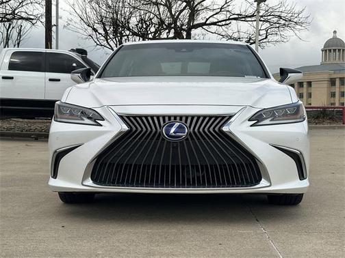 2021 Lexus ES 300h Luxury