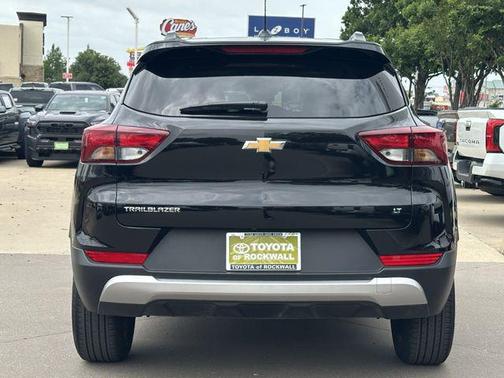 Mosaic Black Metallic 2026 Chevrolet Trailblazer LT