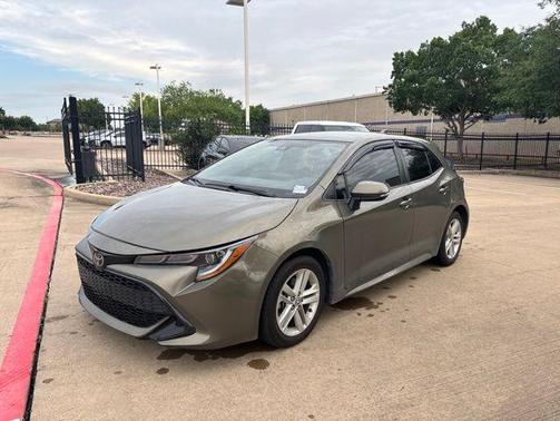 Bronze Oxide w/Midnight Black Roof 2020 Toyota Corolla Hatchback SE