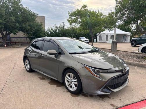 Bronze Oxide w/Midnight Black Roof 2020 Toyota Corolla Hatchback SE