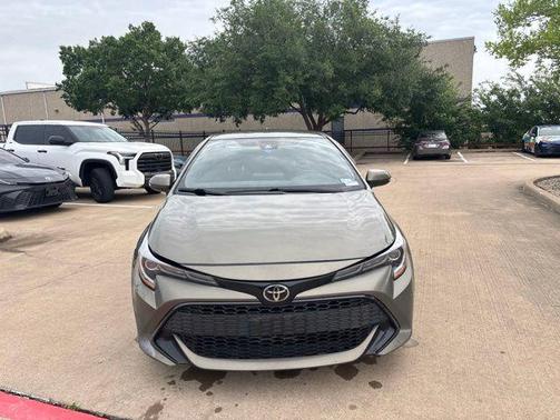 Bronze Oxide w/Midnight Black Roof 2020 Toyota Corolla Hatchback SE