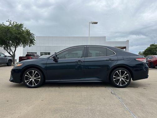 Galactic Aqua Mica 2018 Toyota Camry SE