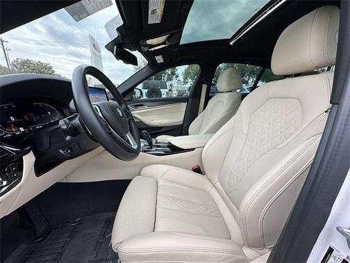 2021 BMW 530 530i
