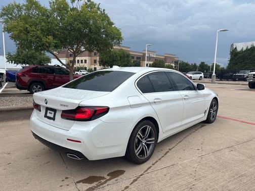 2021 BMW 530 530i