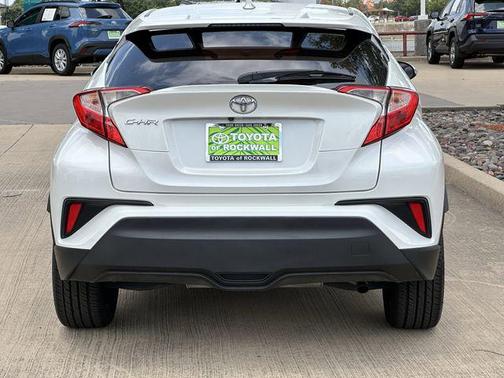 Blizzard Pearl 2018 Toyota C-HR XLE
