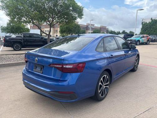 Rising Blue Metallic 2022 Volkswagen Jetta 1.5T Sport