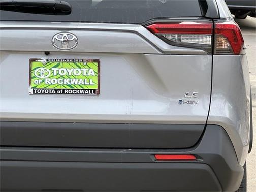 2025 Toyota RAV4 Hybrid LE