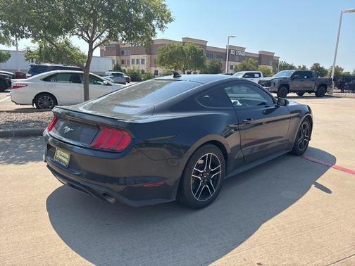 2022 Ford Mustang EcoBoost Premium