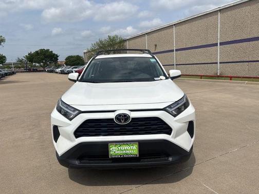 Ice Cap 2025 Toyota RAV4 XLE