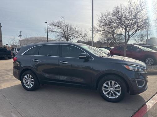 2018 Kia Sorento LX