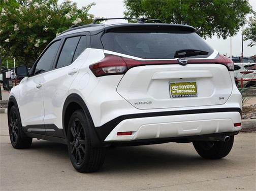 2023 Nissan Kicks SR