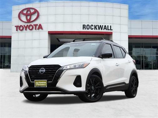 2023 Nissan Kicks SR