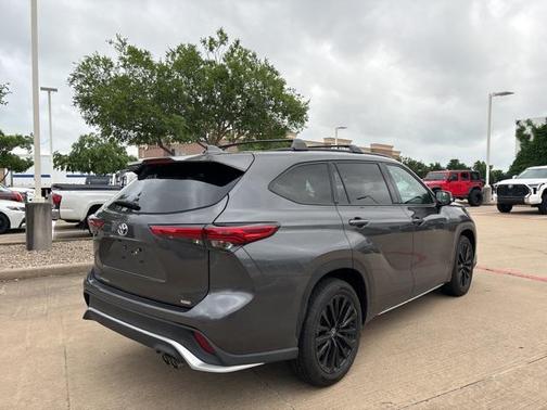 2023 Toyota Highlander XSE
