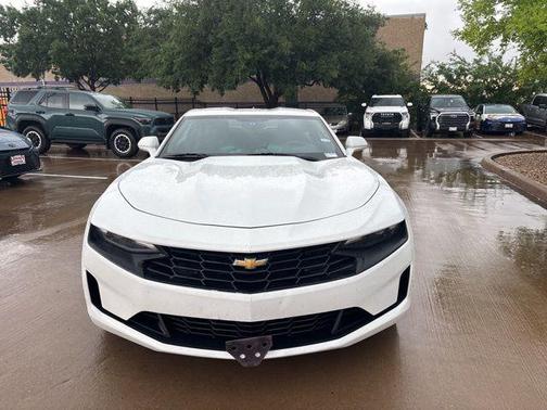 Summit White 2019 Chevrolet Camaro 1LT