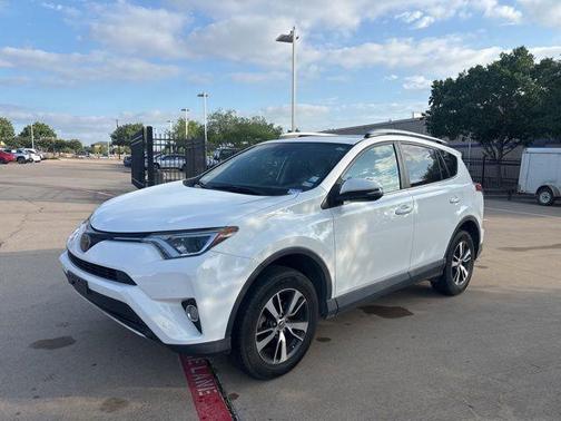 Super White 2016 Toyota RAV4 XLE