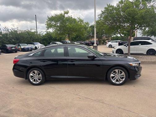 Crystal Black Pearl 2018 Honda Accord LX