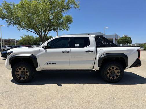 Ice 2026 Toyota Tacoma Hybrid Trailhunter
