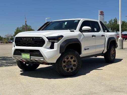 Ice 2026 Toyota Tacoma Hybrid Trailhunter