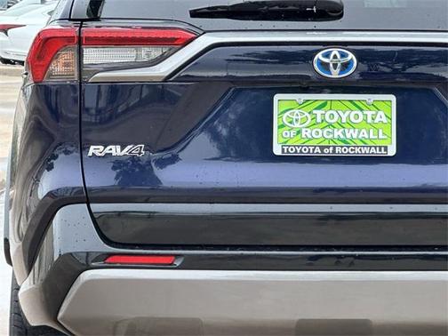 2020 Toyota RAV4 Hybrid SE