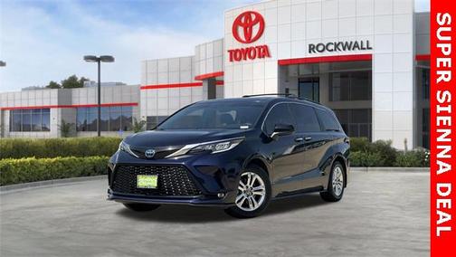 2023 Toyota Sienna XSE 7 Passenger