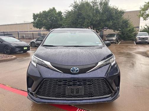 2023 Toyota Sienna XSE 7 Passenger