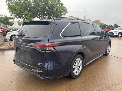 2023 Toyota Sienna XSE 7 Passenger
