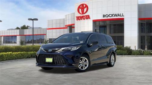 2023 Toyota Sienna XSE 7 Passenger