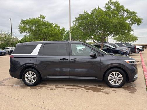 Panthera Metal 2023 Kia Carnival LX