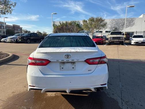 2018 Toyota Camry SE