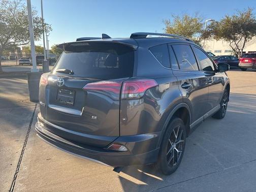 2018 Toyota RAV4 SE