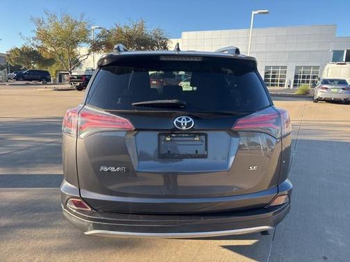 2018 Toyota RAV4 SE