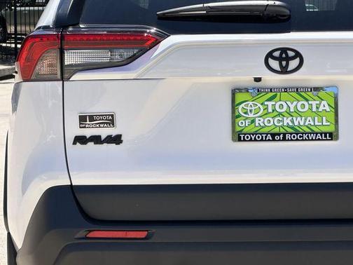 Ice 2025 Toyota RAV4 XLE