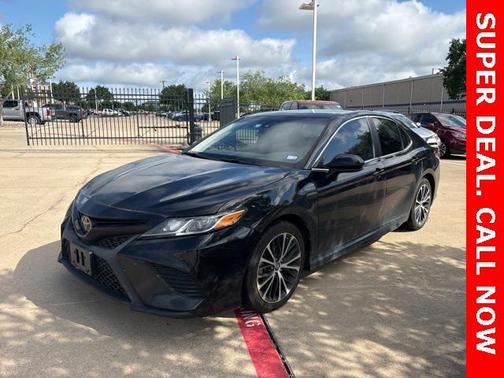 2019 Toyota Camry SE
