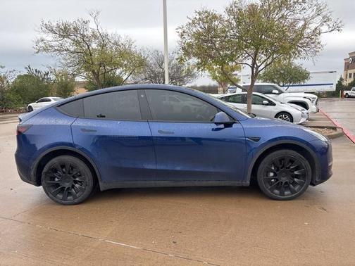 2022 Tesla Model Y Long Range Dual Motor All-Wheel Drive