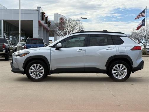 2024 Toyota Corolla Cross LE