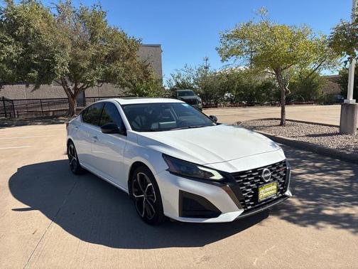 2023 Nissan Altima SR FWD