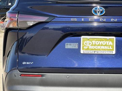 2025 Toyota Sienna XLE