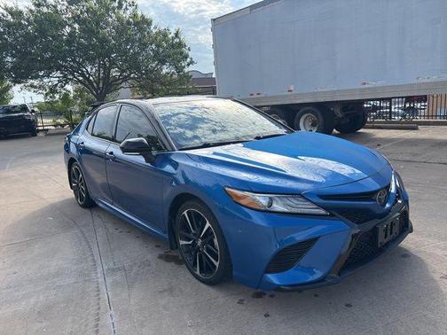 Blue Streak/Midnight Black Metallic 2019 Toyota Camry XSE