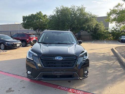 Crystal Black Silica 2023 Subaru Forester Premium