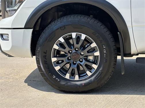 2024 Nissan Titan PRO-4X