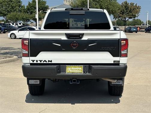 2024 Nissan Titan PRO-4X