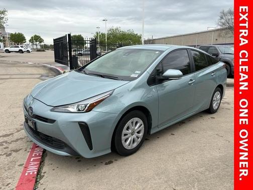 2022 Toyota Prius L