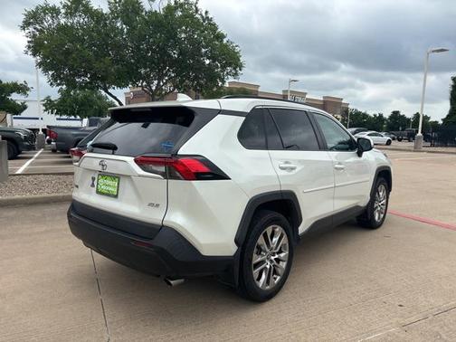 2021 Toyota RAV4 XLE Premium