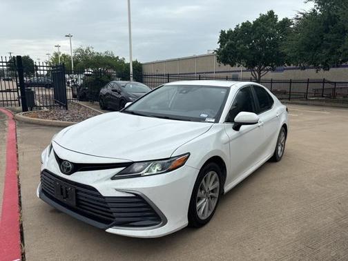 White 2022 Toyota Camry LE